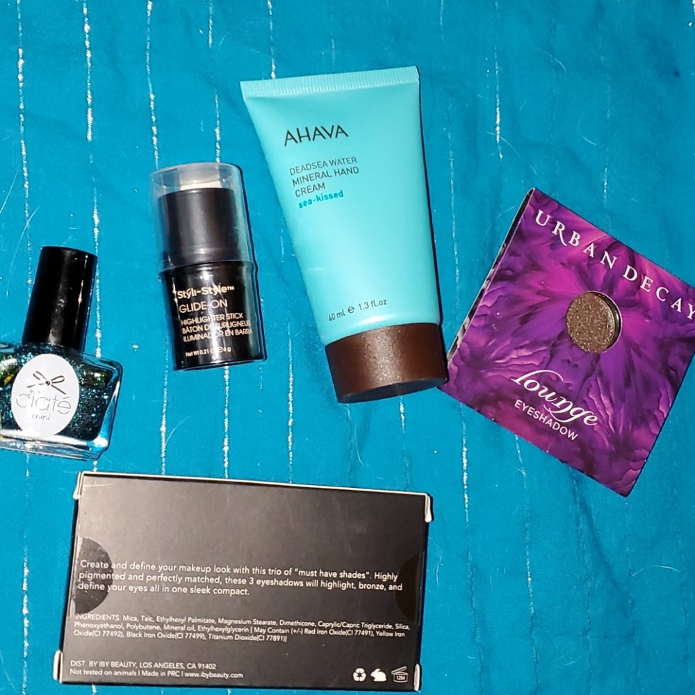 Beauty Bundle: Urban Decay, IBY, It, Ciate - Picture 5 of 5